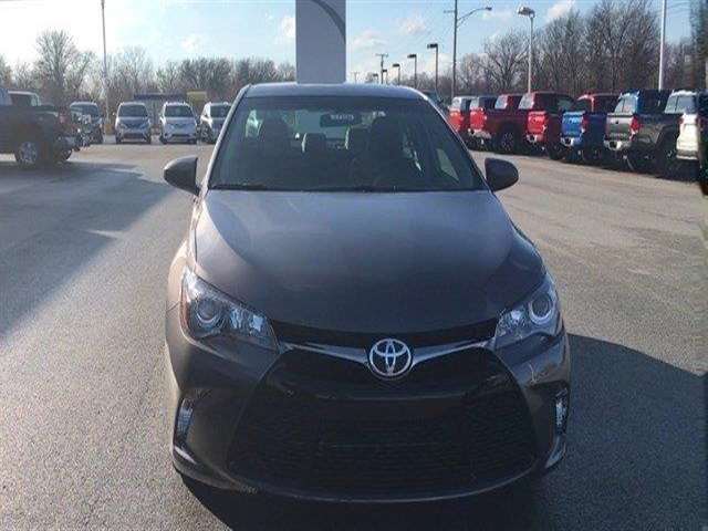 2017 Toyota Camry SE 4dr Sedan